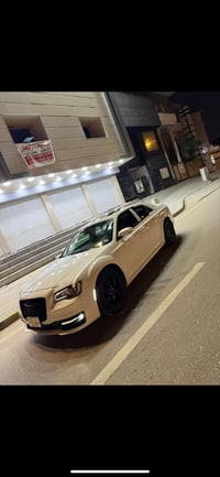 كرايسلر ٣٠٠ • ٢٠٢٠ • بصره