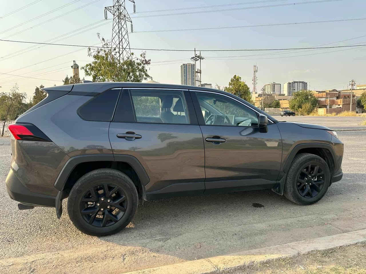 تویتاراف4  LE2023
محرك2.5
4سلندر
41000كم ماشیة
قطعة واحد مصبوغ بدون ارباك
عنوان السيارة اربيل
السعر24000$
للتفاصيل اتصل
***********
