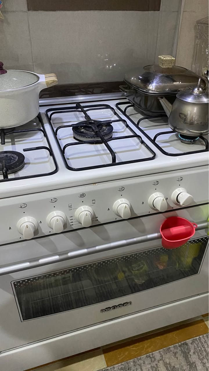 طباخ تركي rose house 
جديد كلش بالباكيت 
اي شخط مابي 
اي عيب مابي 
داخل مالته غير مستعمل 
غراضه كامله سعر( ٣٠٠ الف )
فرن غازي الاخوين حجم كبير (٤٥ الف )ومجال بسيط
هفلان 
مقابل لنكة مناره أربيل, العراق


**إذا كنت صاحب هذا الإعلان وتريد حذفه لأي سبب، رجاءا أرسل رسالة إلى الدعم الفني**