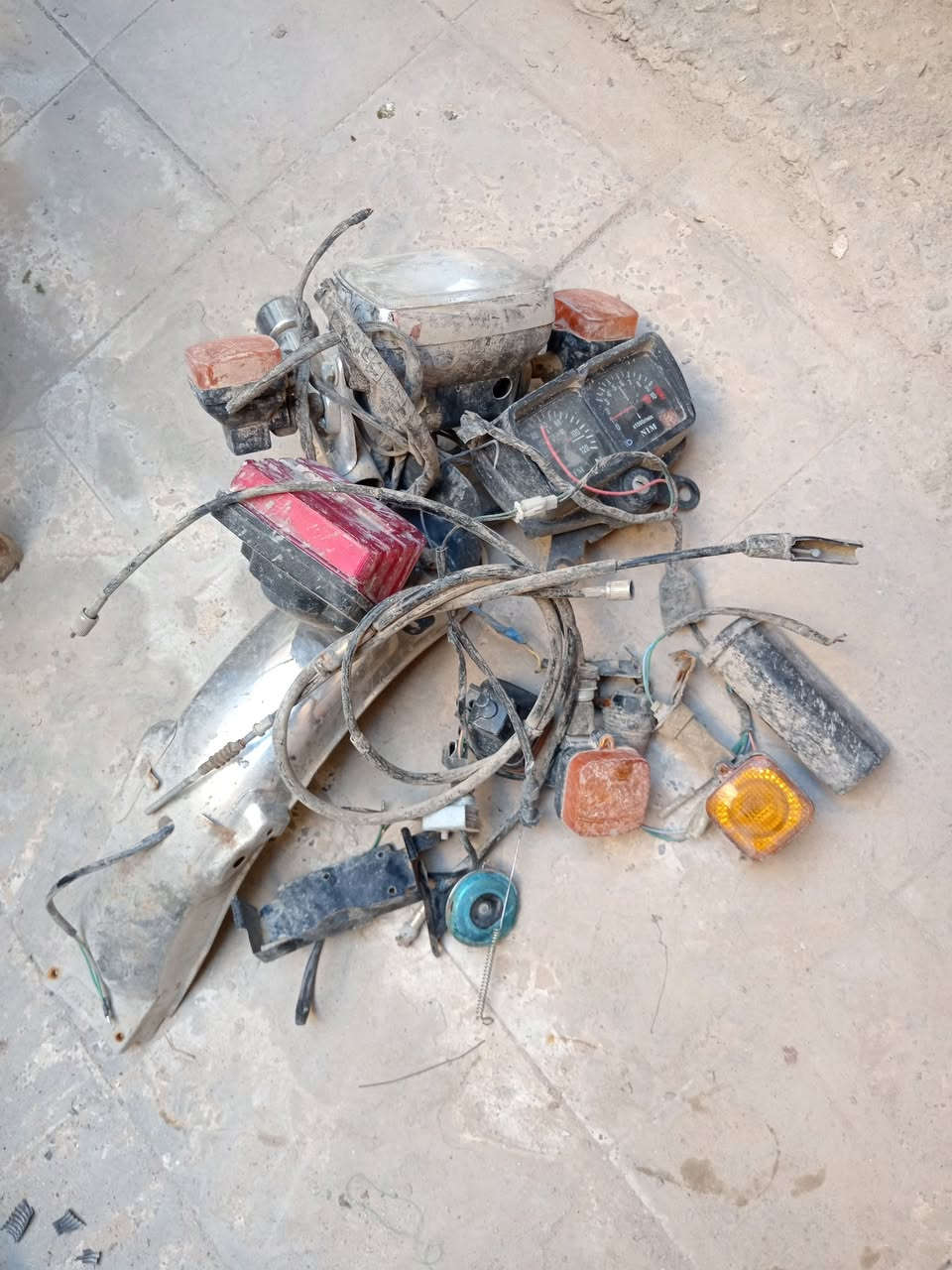 السلام عليكم غراض للبيع كلمن وسعره


**إذا كنت صاحب هذا الإعلان وتريد حذفه لأي سبب، رجاءا أرسل رسالة إلى الدعم الفني**