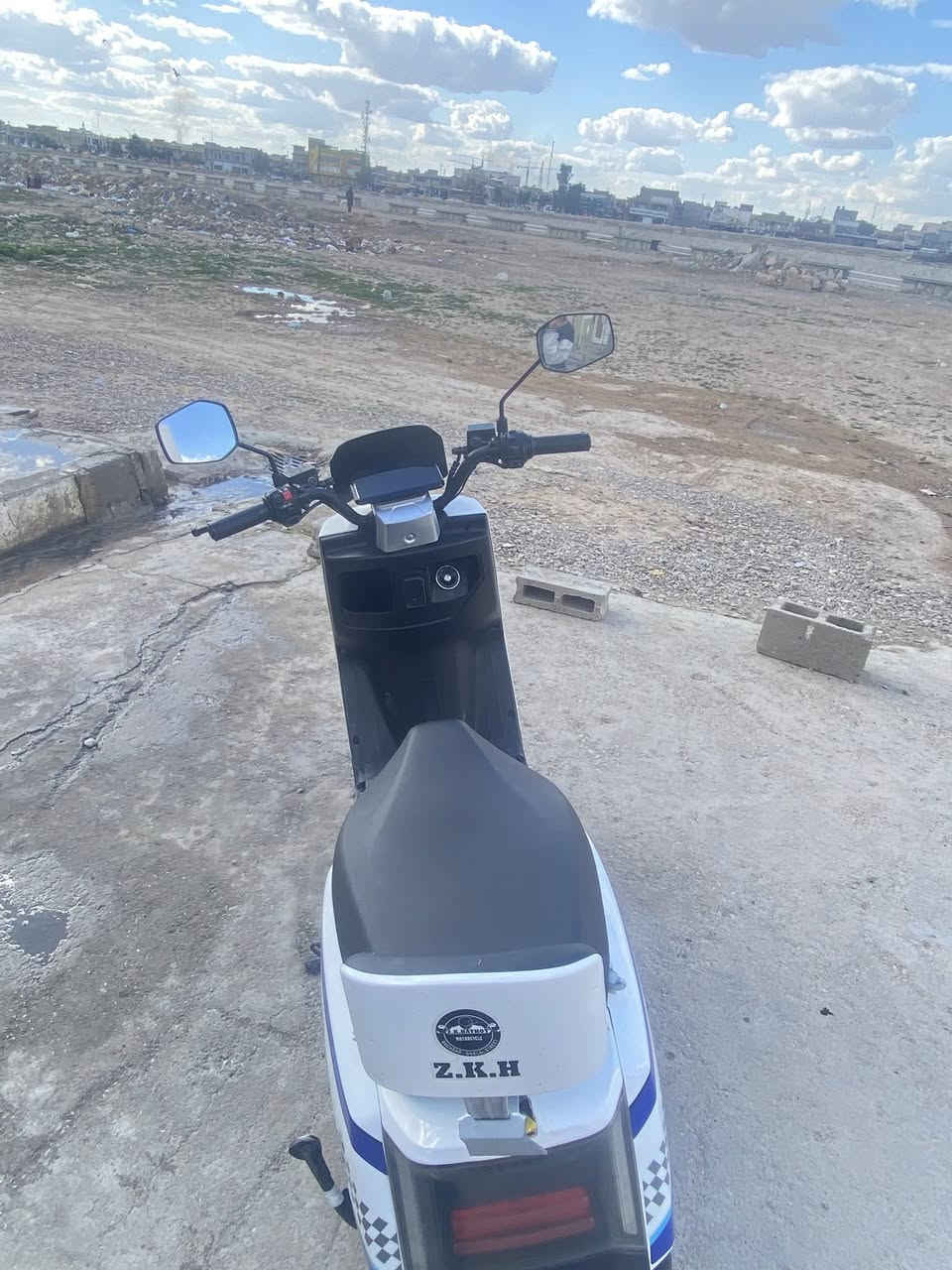 اسلام عليكم دراجه شحن للبيع مواصفات
6 بطاريات 
البطاريه الوحده32 انمبير 
نضام رجوع بك R 
سرعته 99 حقيقي 85 
قوه الملف 2000 حقيقي 
الدراجه نضيفه كله بل شرط 
اشاير يمين يسار كلهن شقالات 
الايتات عالي ناصي شغالات 
السعر 580 وبي مجال 
متواجد خاص


**إذا كنت صاحب هذا الإعلان وتريد حذفه لأي سبب، رجاءا أرسل رسالة إلى الدعم الفني**