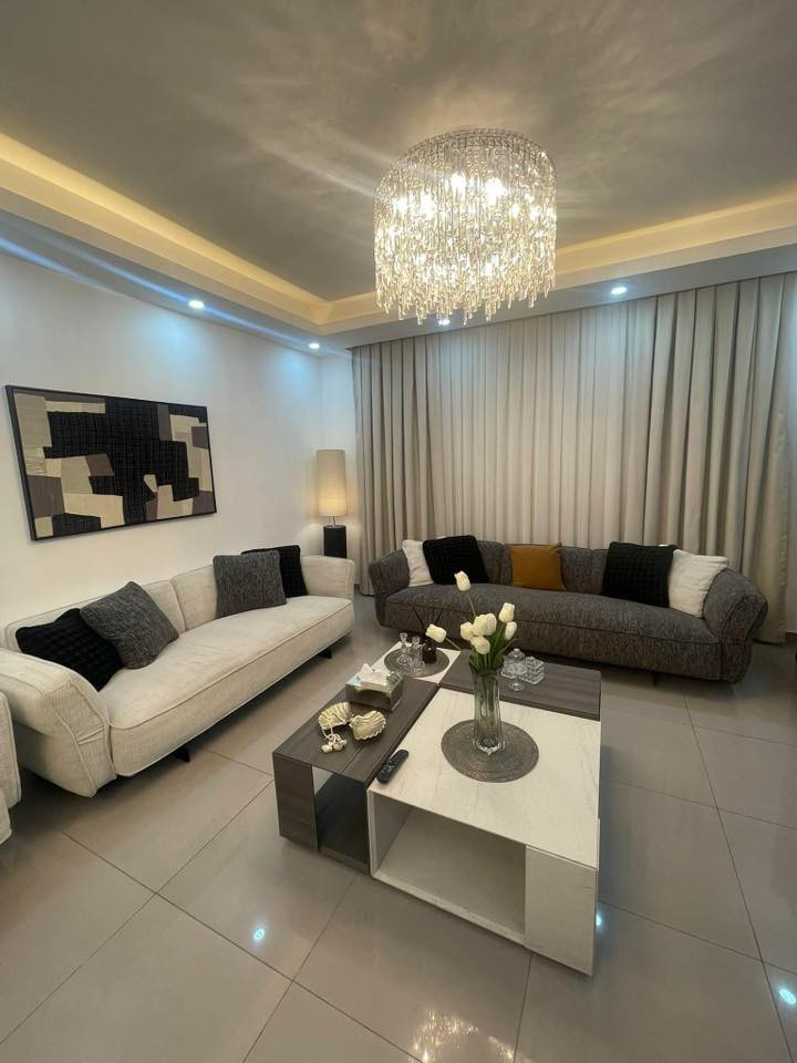 شقه للإيجار مساحه ١٤٠ م مجمع النسيم ستي مؤثثه بالكامل للاستفسار الاتصال على الرقم ***********
