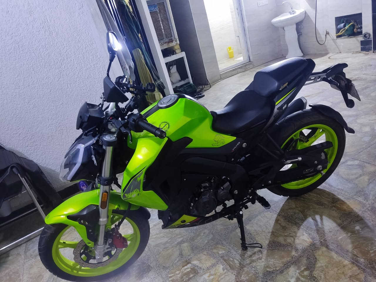 دراجه بنلي 180s لبيع 
ماشيه 11الف 
دراجه خير من الله 
كلشي بلادي بيه 
دراجه نطيفه كلش قدام عينك 
سعر 3200
رقم ***********
