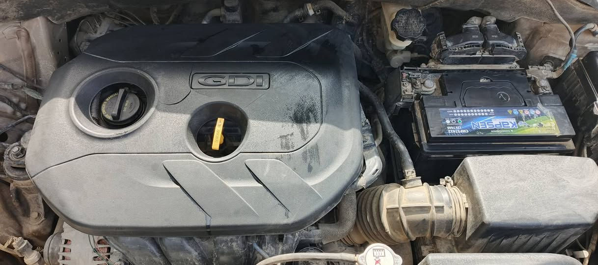 السلام عليكم
السلام عليكم 
كيا صول 2014 امريكي  محرك 2000 جي دي آي (مفتوح ) 
رقم كربلاء انكليزي الجديد مشروع وطني تحويل ثاني يوم 
تخم تاير جديد 
السيارة بأسمي  كير ومكينه وحداديه خير من الله 
 السعر 95 وبيها مجال مكاني الكوت 
***********
واني بالخدمة
