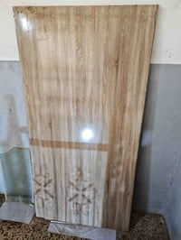 عندي بليت خشب سبع طبقات للبيع العدد7مكان بغداد حي اور 07704335371