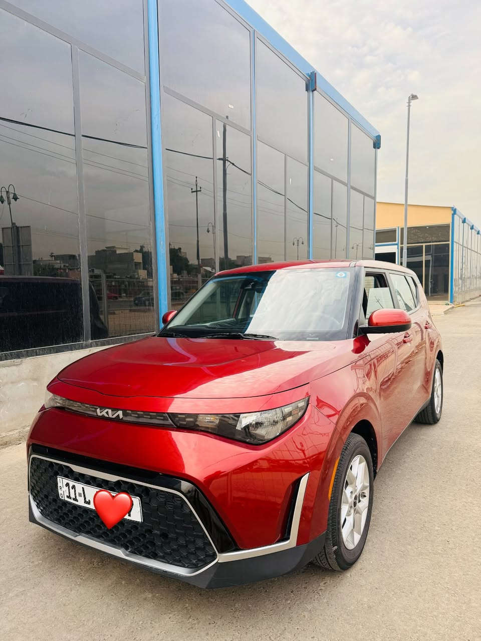 سلام عليكم كيا صول 2023 وارد امريكي
حادث جاملغ وبنيد سونار مرفق مع المنشور 
محرك 2000 دوش ممفتوح شاشه دجتل 
سياره كلش جديده ماشيه 32 حقيقي 
سياره مال بيت بسمي تحويل ثاني يوم 
السعر 138 وبيه مجال بسيط 
العنوان بغداد المشتل او شارع فلسطين
***********
