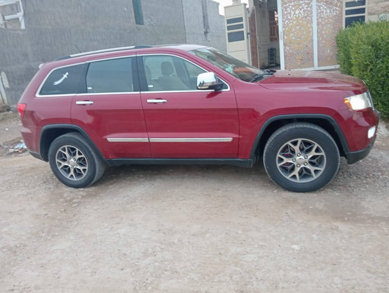 جيب موديل 2013 وارد أمريكي وبيها جاملوق الخلفي صبق والباقي كفاله عامه صلاح الدين قضاء بلد ***********
