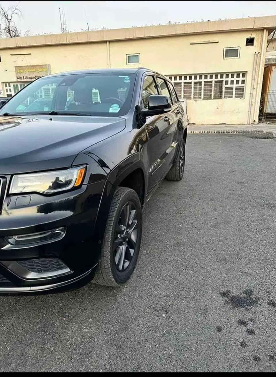 للبيع جيب گراند شيروكي high altitude موديل 2018 كلين مكفولة دعامية لدعامية 
مواصفات معروفه فول 1/1
ماشي 61 ميل 
سعر 284 و مجال 
للاستفسار ***********
