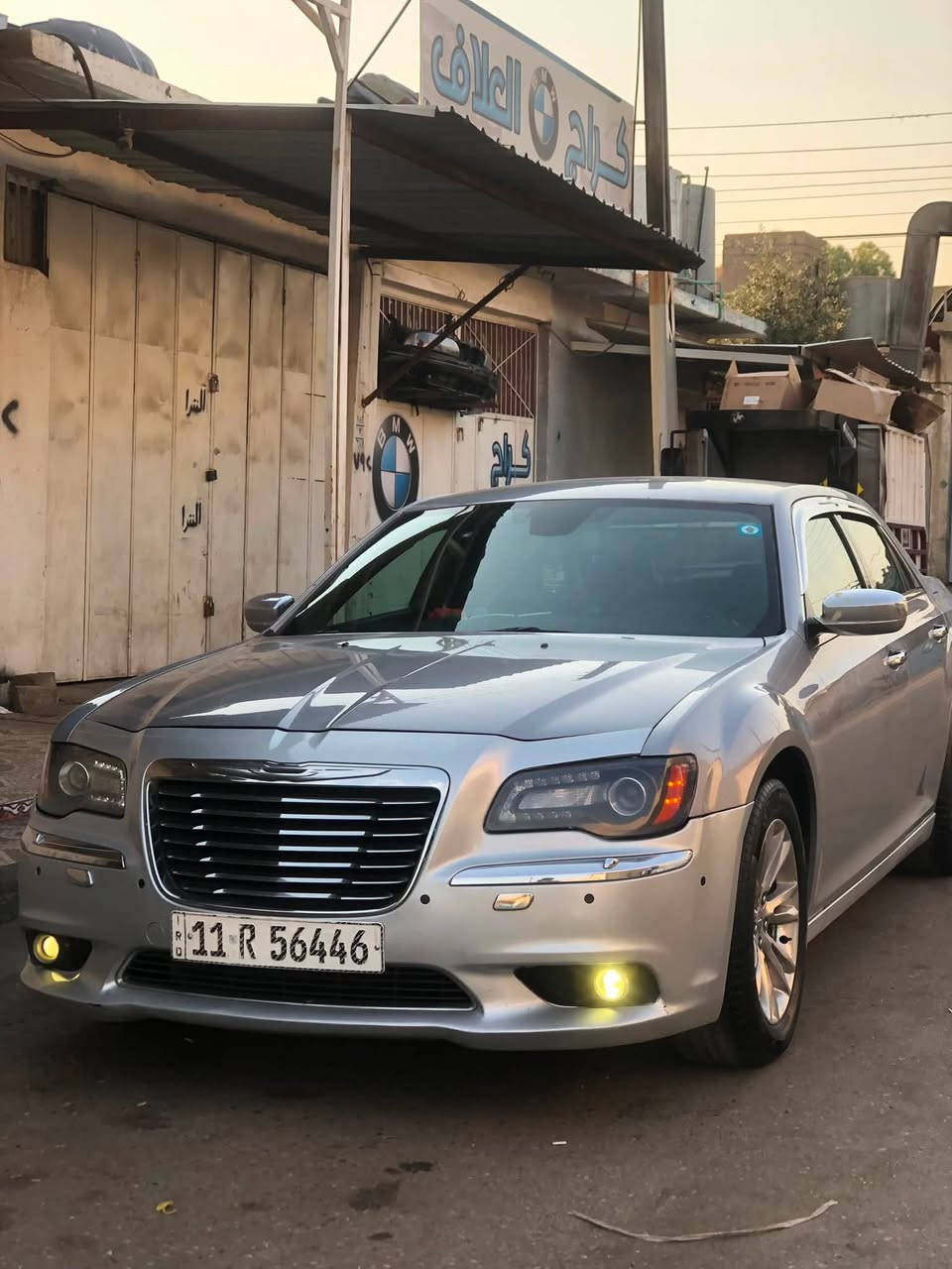 السلام عليكم
الحلال للبيع اوباما ٢٠١٣ رقم بغداد جديد باسمي 
مواصفاتها استيرن كهرب وتدفئه كشنات خزن وتدفئه تبريد 
بدرات كهرب برده خلفيه كهرب مري قلاب مع البك كامره دواره السياره خير من الله ضرر مابيها بس بيها بارد الضرر مالها كشنات سرقه فقط 
والصراحه مااعرف شكد تسوى لان السوك يحير 
مكانها موصل يلي يحب يخابر *********** واتس وخط
