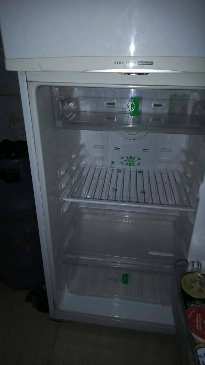 للبيع ثلاجه نظيفه 
شغاله كامل


**إذا كنت صاحب هذا الإعلان وتريد حذفه لأي سبب، رجاءا أرسل رسالة إلى الدعم الفني**