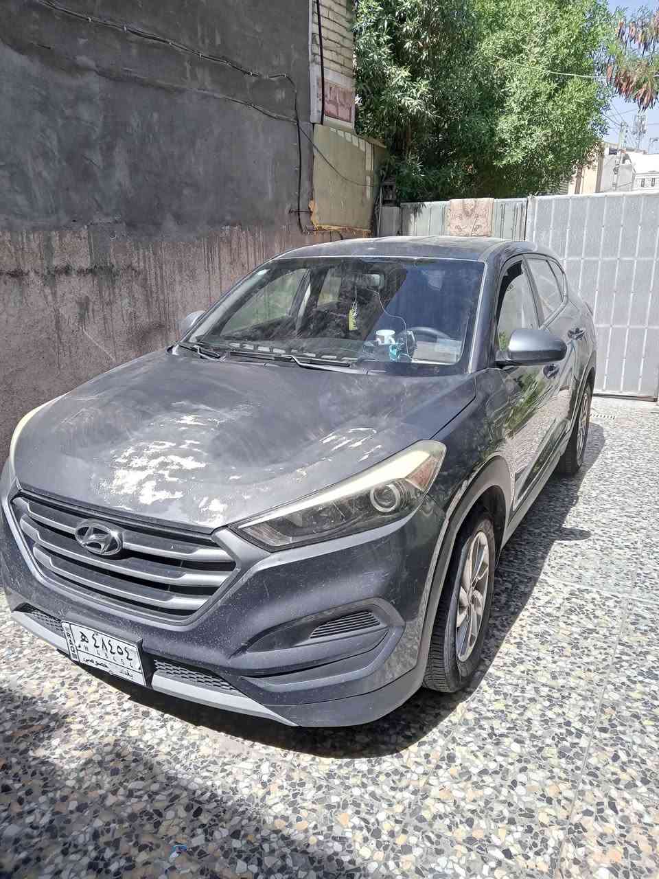 توسان ٢٠١٧ أمريكي حادثها البنيد معجن مامصبوغ .شخوط بالبدن للبيع بأسمنا .بغداد سعرها ١٤٠ وبيها مجال للإستفسار الاتصال ***********
