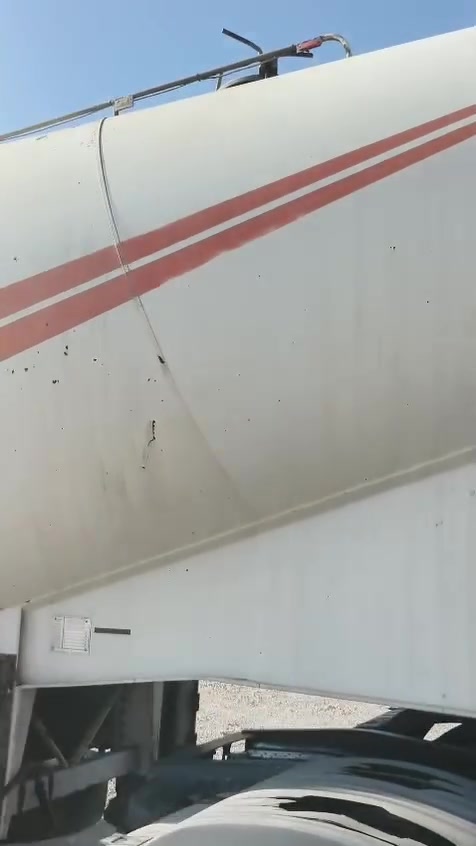 السلام عليكم ورحمة الله وبركاتة سايلو للبيع طارق حاجي حموله ٤٥ طن تخم تاير جاهزه للاستفسار الاتصال ***********او ***********
