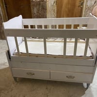 سرير اطفال • مستعمل • نظيف ٩٠٪