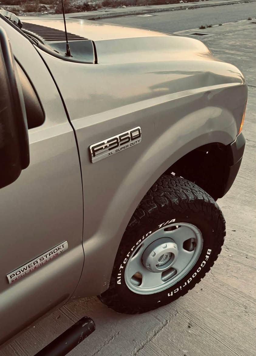 (( فورد 2007  اربيل سوبر ديوتي F-350 باور ستروك ، محرك V8 توربو گاز ، گير اوتماتيك ، فور ويل ، رقم اربيل تحويل أو وكالة ، جاهزة و بلادية مكفولة و نظيفة جداً داخل و خارج ))🌹
:
#_السعر / 92 ورقة💰
:
#_للإستفسار / *********** ☎️
------------------------------
مكان السياره بغداد الغزالية
