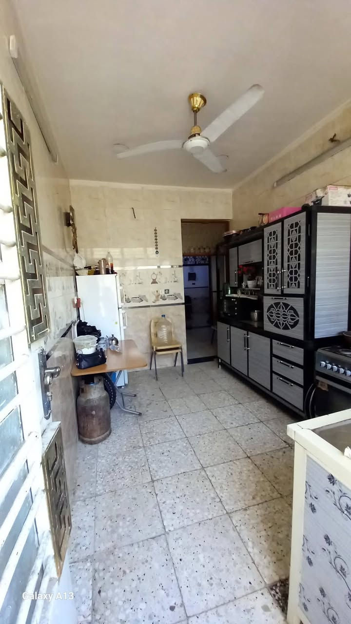 بيت للايجار زراعي مساحته 100 متر مربع يحتوي على غرفة نوم واحدة و مطبخ و استقبال وصاله خدمات كاملة مكانه بلسده الثانيه قرب المدرسة الاهليه در السلام سعر للايجار 350 وبي مجال للتواصل خاص او ع رقم ***********
