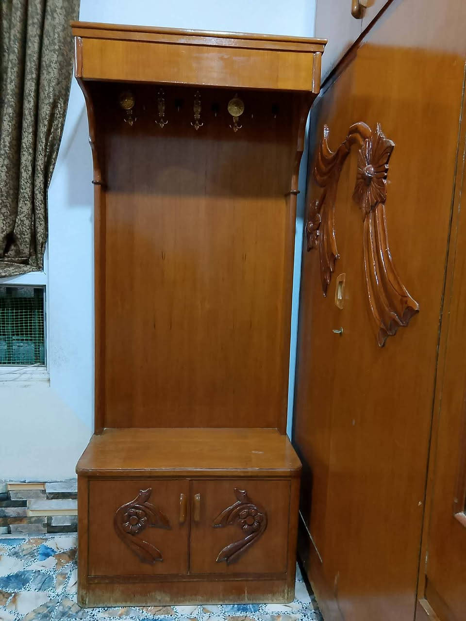 السلام عليكم غرفه خشب مع ودوشگ سبرنگ للبيع السعر 800الف وبيها مجال ‏‪***********‬‏
