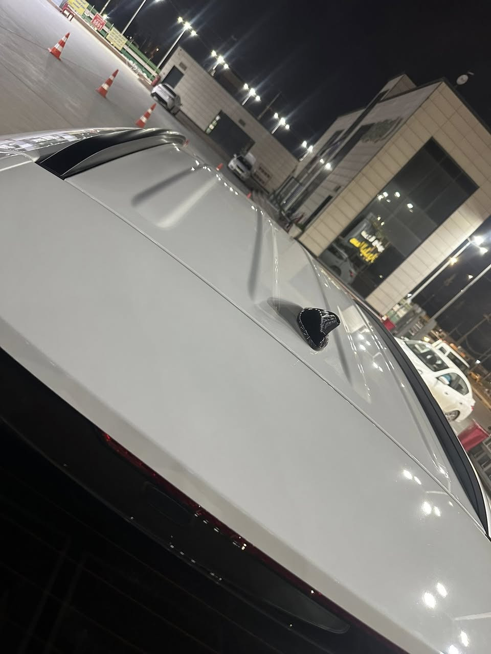 السلام عليكم
للبيع 

توسان خليجي (ضمان شركة الاولى )

موديل 2024 

ماشيه 23km

فول عدا الفتحه 

دشبول ايباد 

كشنات جلد +كهرباء

ويل 19 

صندوق كهرباء 

شرط فحص سونار 

 صار عندي شخط ب أسفل باب السائق والخلف

صلحته بارد وصبغته 

السعر 195

مكاني بغداد 

      اتصال او واتساب 

       ***********
