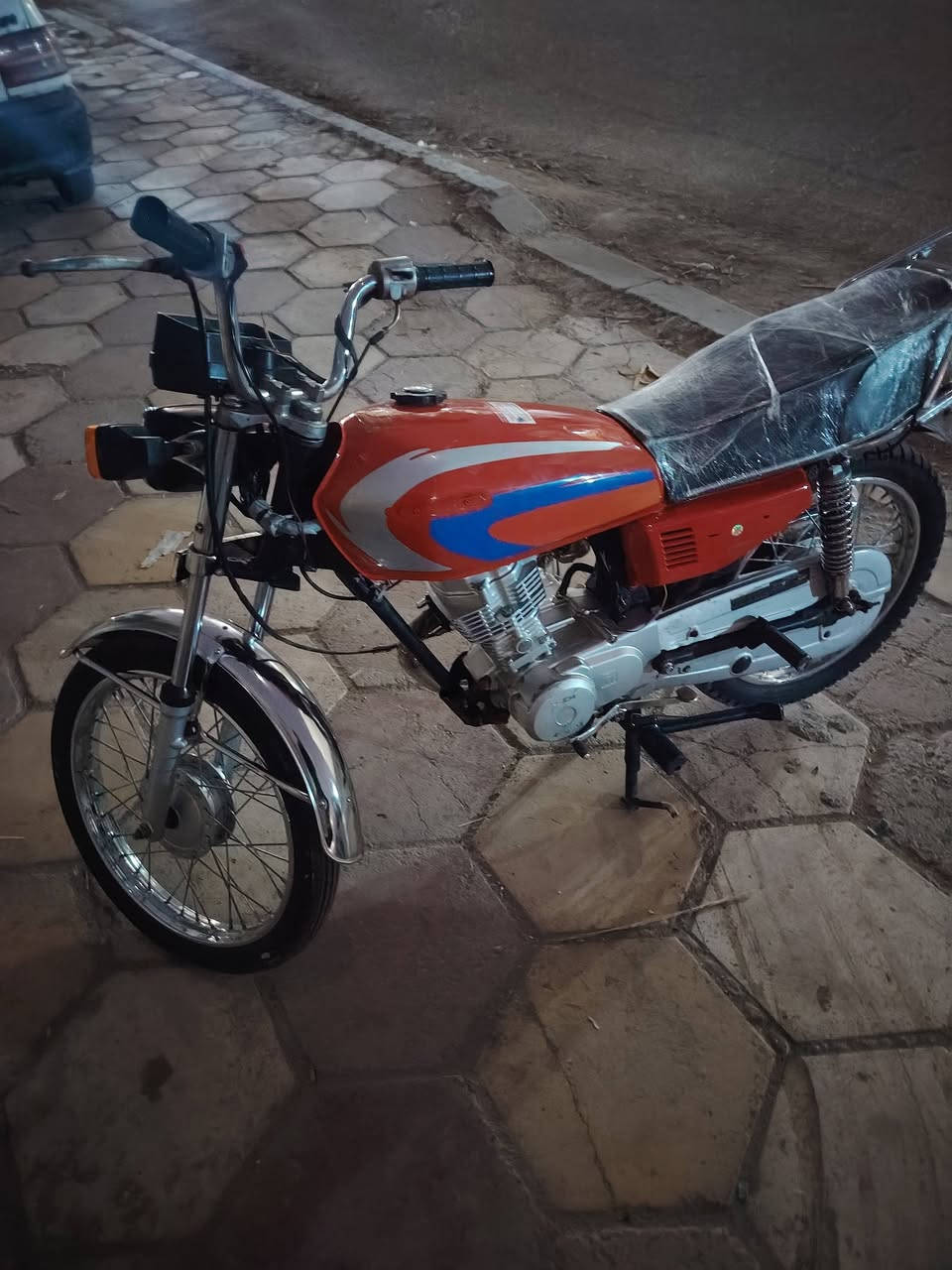 سلام عليكم دراجه مامفتوحه البيع خير من الله
بلاديه موديل ٢٣ ***********  بدون مكفوله دراجه
اتعبني ذاه موشراي ٧٥٠
