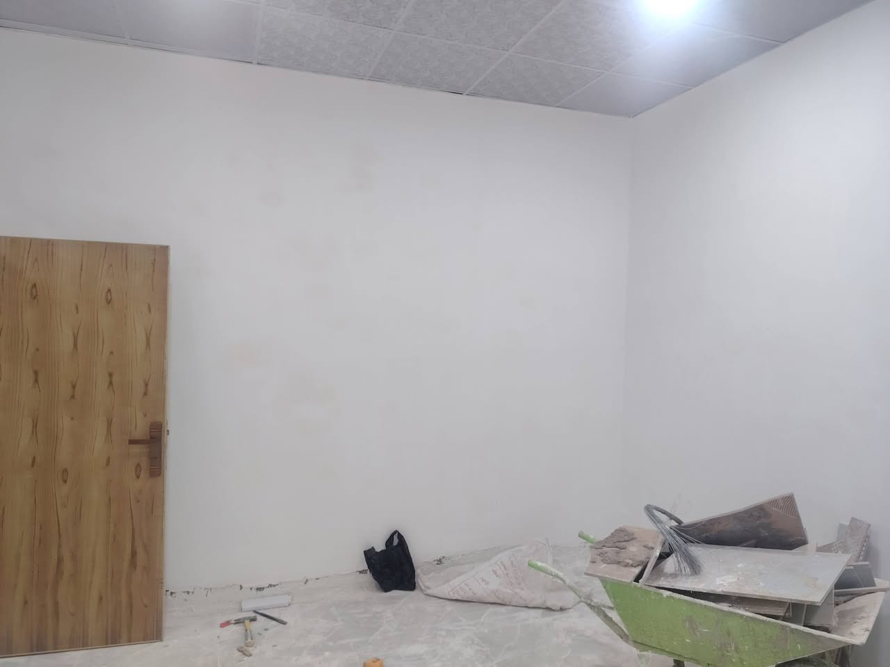 سلام عليكم اخوان بيت. بعده جديد غير مسكون   بالزراعي  بيت مكانه مقابل العسكري. بيع سعر. حلو. جدا مناسب. فقط تواصل. واتس وعلى الرقم  *********** فقط شراي  وهاي. صور. بيت وتامر امر. بناء درجه. ولا سعد @وسيراميك  ولوح ومساحه. ٦٠.متر.تقريبا
