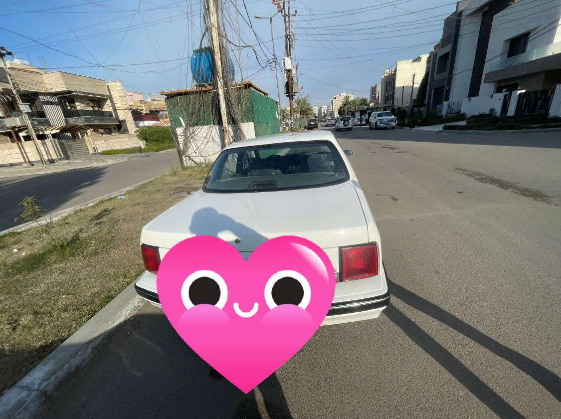 للبيع اولدز موديل 1990 كير ومحرك بلاد تبريد شغال تخم تاير جديد سياره جاهزه بيهه صبغ اثر تكشير مكفوله من ضربه الغرفه جديده رقم بغداد هزه ورقم جديد 
مكان سياره بغداد 
السعر 75 مجال بسيط 
***********
