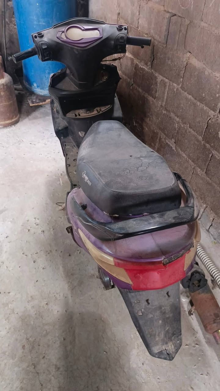 سلام عليكم سكنس صيني للبيع موديل 23كايمه وبيهه فيشه فاصله مال عقل درااجه متروكه السعر 100وبيهه مجال ***********المكان حله ابو خستاوي شارع ميه
