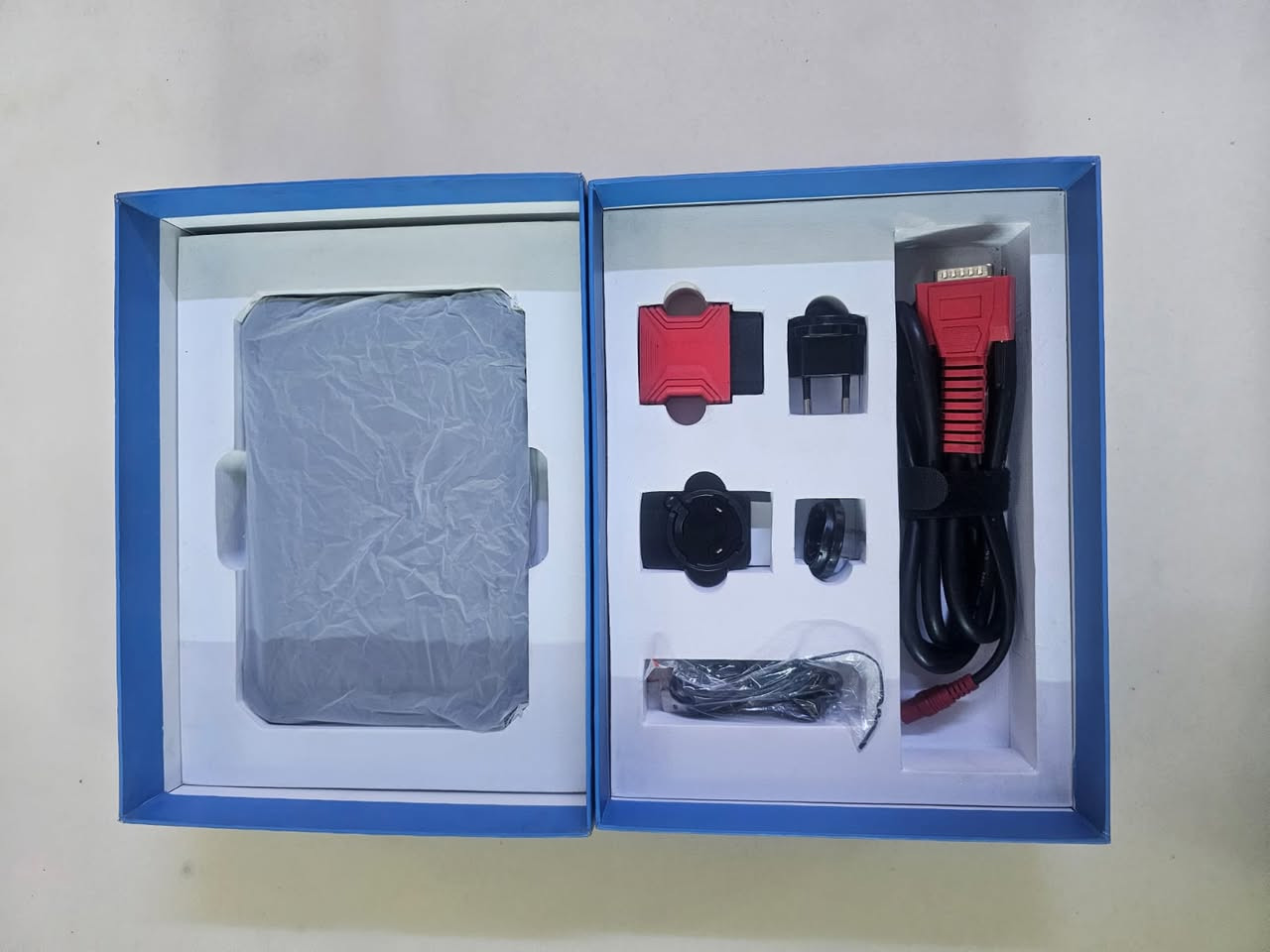 السلام عليكم 

جهاز برمجة المفاتيح Xtool Auto Pro Pad لبرمجة مفاتيح وبصمات السيارات 

السعر : 550 الف دينار 

التفاصيل داخل الصور / للتواصل *********** واتس اب توصيل بغداد (5) آلاف محافظات (6) الاف للمزيد زوروا صفحتنا على الفيس بك 

https://www.facebook.com/profile.php?id=61560710157601
