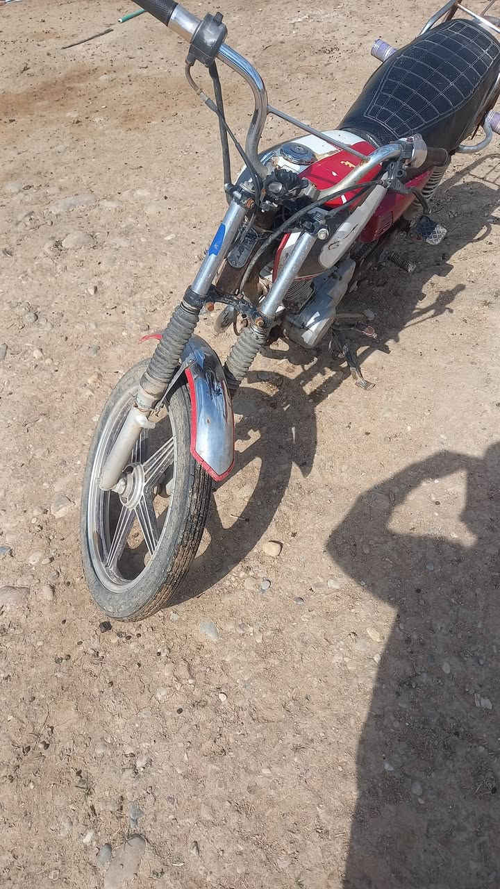 ماطور للبيع يراني اربعه كير اسعر ٢٠٠  ##***********
