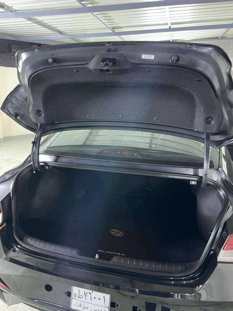 السلام عليكم
النترا هايبرد 23 وارد امريكي 
السياره نص فول فقط بدون فتحه 
بصمه ابواب وتشغيل عن بعد 
صندوق ذكي 
تدفئه كشنات  
مدوشم كاعيه جلد
السياره ماشيه ٥٠ك
ضرر السياره موضح بلصور فقط صبغ قطعه وحده الجاملغ الخلفي وباب مبدل نفس اللون الباقي مكفول 
السياره بغدلد بأسمي كامله 
رقمي *********** 
بغداد الامين 
السعر 150 وبيها مجال للشراي
