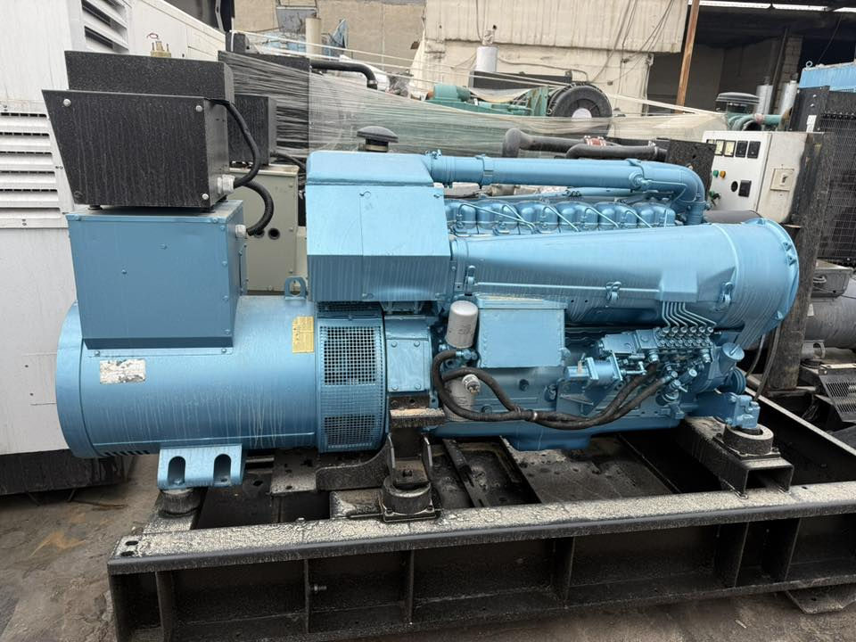 السلام عليكم
دويز 6 سلندر سوبر كولر 
150Kva 
ساعات العمل اقل 200 ساعة 
نظام اوتو حمايه فول اوتماتيك
وضع بلاد شركة  
أربيل صناعه جنوبيه 
نظام اوتو حمايه فول اوتماتيك
وضع بلاد شركة  
🚚يوجد توصيل الى جميع المحافظات وبضمان🚚
🚚كياندن هةية بو هةموو شاركان بةكرينتى🚚
 للاستفسار:
 ابو علي 
***********
***********
***********
