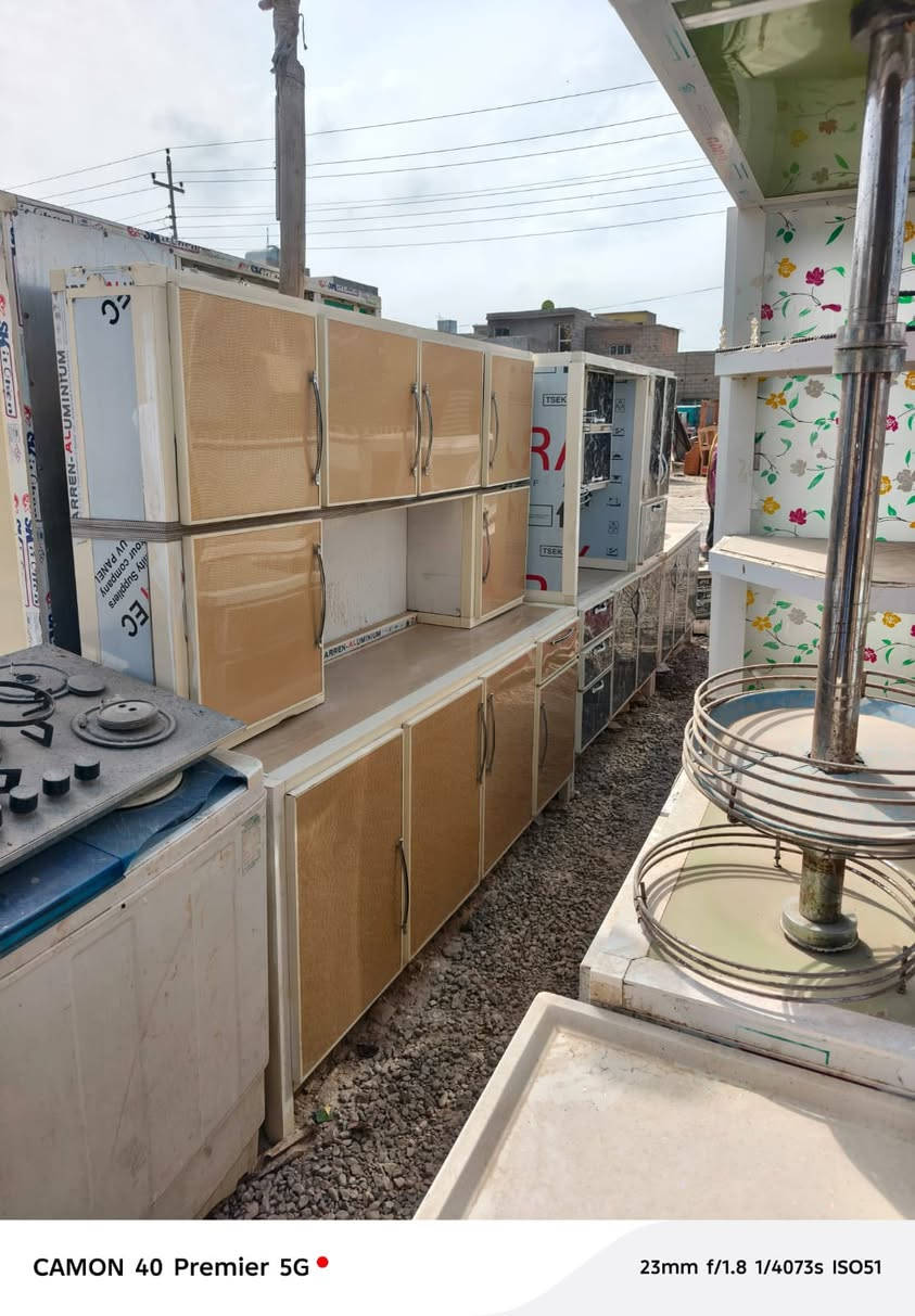 سلام عليكم يوجد لدينا كافه الاثاث المنزلي في معرض ومزاد وعد لللاستفسار والتواصل  الهاتف *********** واتساب 
ملاحضه اشتري وراوس
