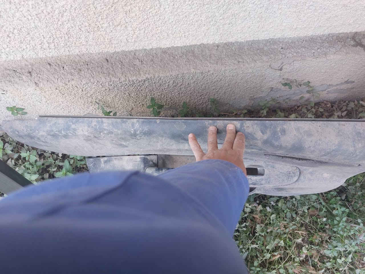 بطانة خلفية نظيفة جدا جهة اليسار السعر ب٢٥ الف الموقع بغداد العامرية للاستفسار ***********
