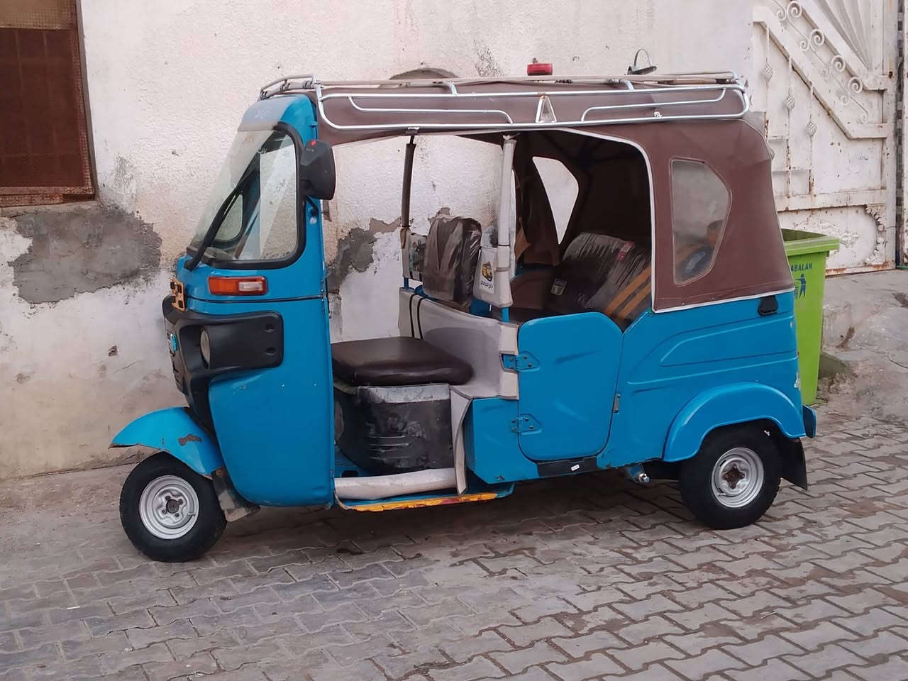 تكتك 22 للبيع رقم واسط انكليزي هزه جديده
محرك مكفول 
بيه لغد بارد ورشات صبغ فقط 
السعر 8300 وبيه مجال قليل 
مكاني كوت مركز 
‏‪***********‬‏
