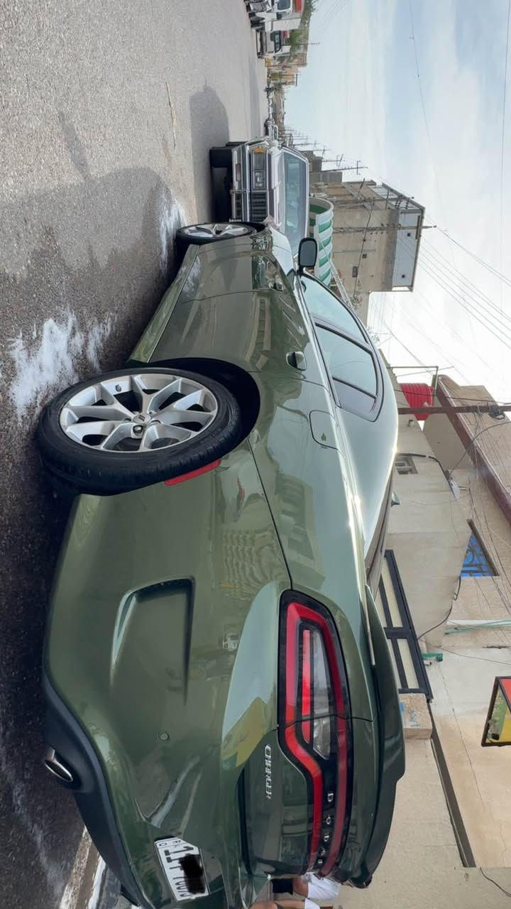 السلام عليكم 
جارجر جي تي 
رقم بغداد حره 
مديل 2023 
وارد امريكي حادثها بنيد ودعاميه فقط 
بدون دواخل كفاله شاصي ولغد 
لايتات اصليه نفسهن مال السياره 
6 سلندر بدون فتحة 
ماشية 55 
مكاني البصره 
السعر 270 وبيها مجال 
*********** البصرة, العراق
