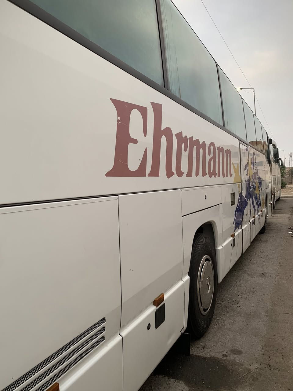 سلام عليكم للبيع للاستفسار *********** المكان بصره موديل 2001 نجف خطهه بصره بغداد
