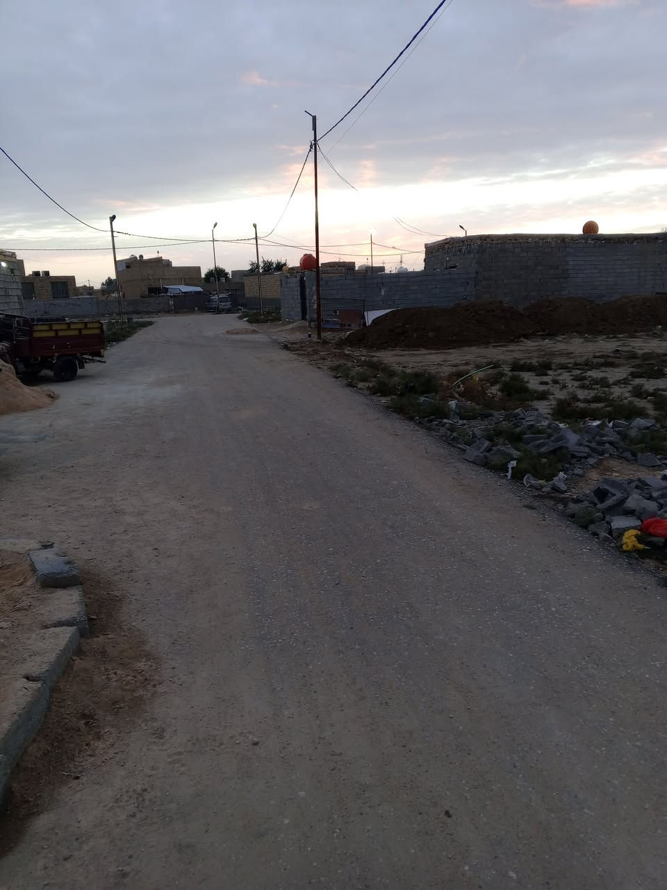 يوجد بيت 200 متر مجمع الشبلاوي مقابيل السيطره بال عبود غرفتين نوم ومطبخ وصاله وبراني بيت عوزه لبيخ شراي اتصل على الرقم بخير ويدلل الشراي يدخل حصاص سند 25 طابوا زراعي *********** بي واتساب 
اني مكلفه بالنشور الخاص مغلق فقط على الرقم***********
