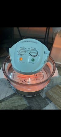 فرن البيع استخدام مرتين جديد سعره جد مناسب تواصل 07780085448