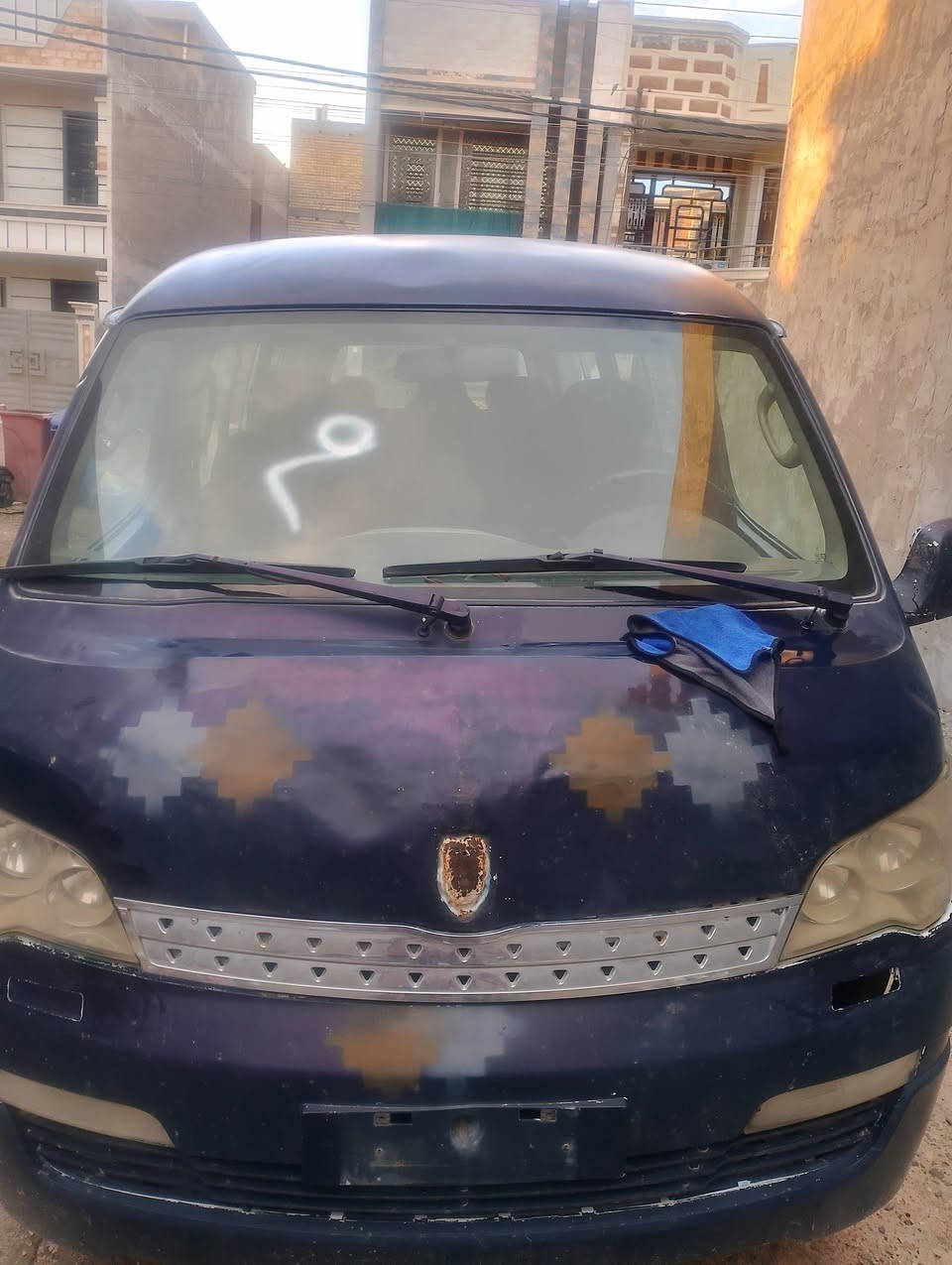 سلام عليكم جنبي مديل14 ماشيه150 سياره مال مزاد وزاره الداخلية اسويلك وكاله ترقيم عل دوله سعرها ب60 بيها مجال سياره بلاديه ***********
