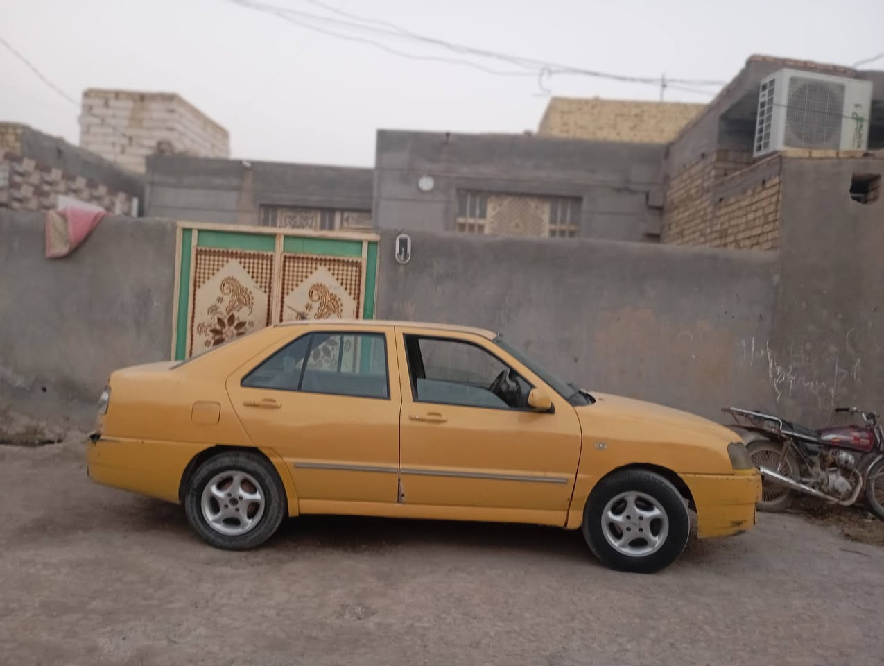 السلام عليكم 
سياره للبيع شيري كشر نضيف محرك 
خيط تبخير
 تخم تاير 
السعر 12
متواجد عالواتساب الرقم***********
