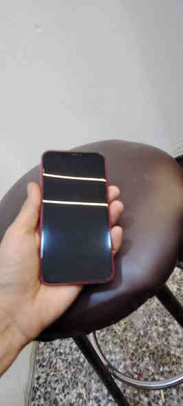 ايفون  ١١ عادي
ذاكره 128 شرق اوسط
متبدل بطاريه وشاشه تفصيخ
200 ألف فيس ايدي شغال كلشي شغال
***********
