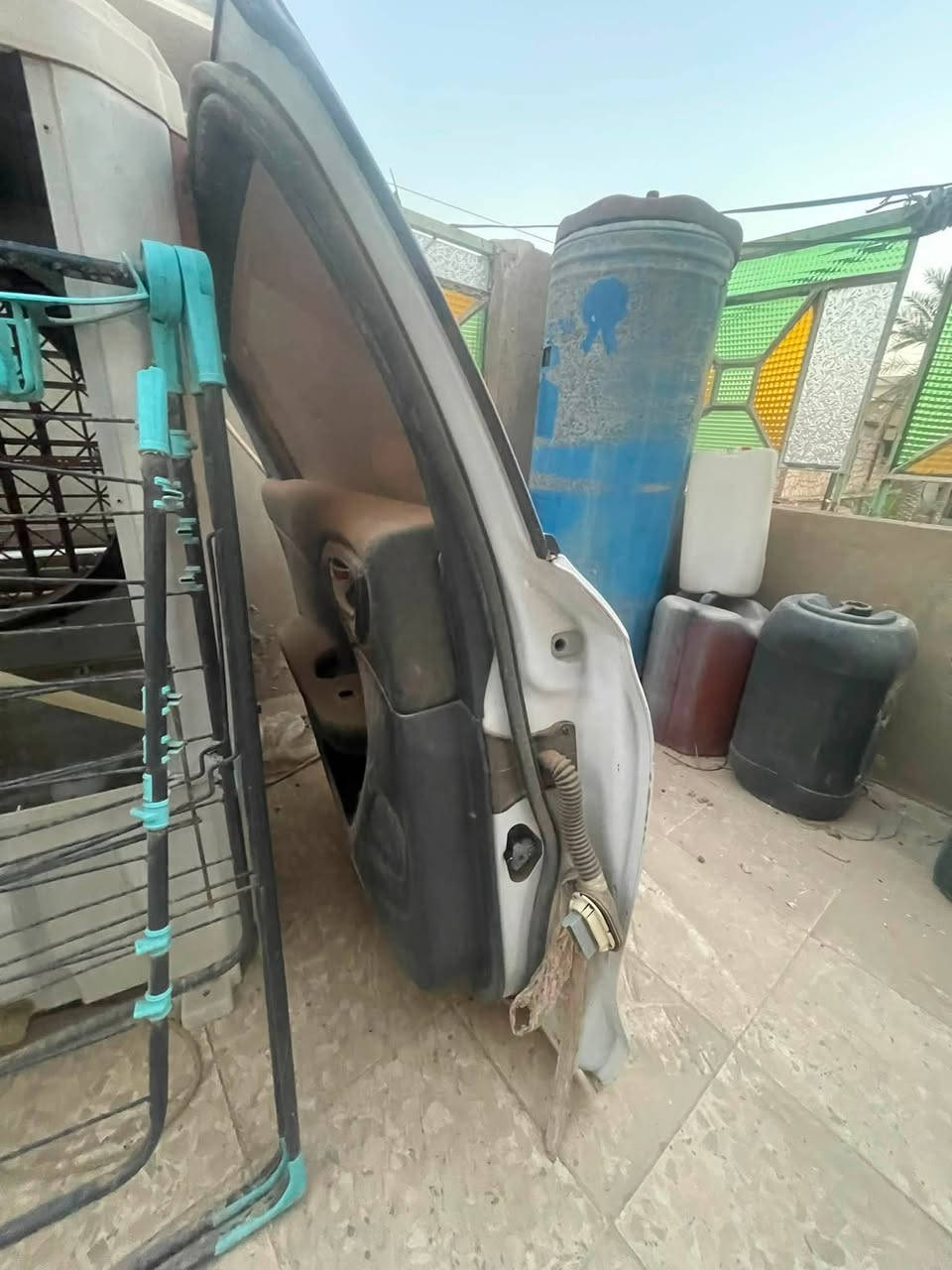 اخوان هاي الباب مال سي 200 موديل 15 بلاديه امريكي تفصيخ هيه وبطانه وجامه كامله بدون صبغ انطي سعر وتعال اخذهة بلمعقول 
مكاني ديالى 
***********
باب ورة سايق الخلفيه
