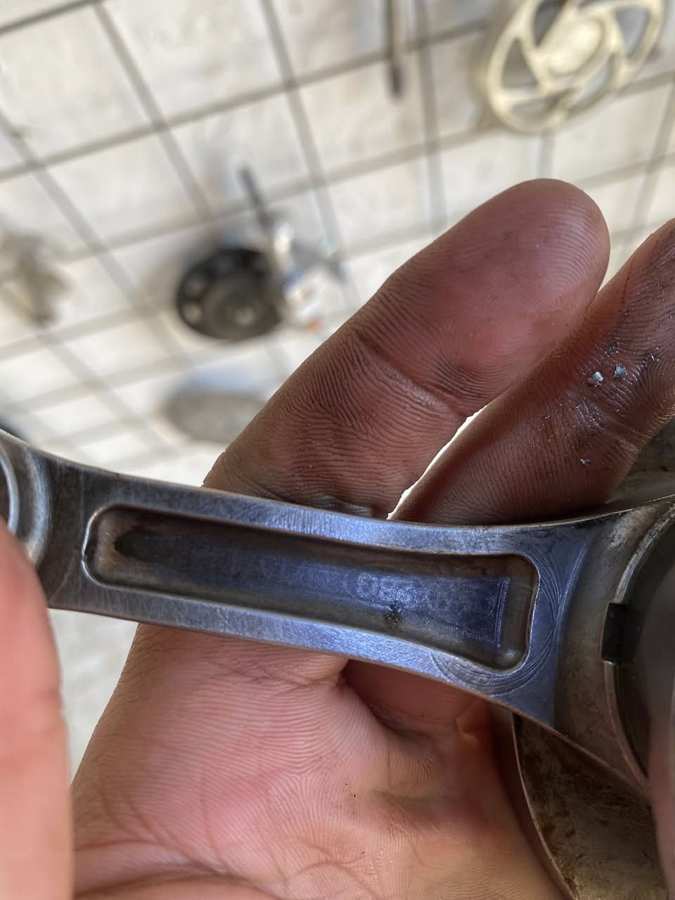 السلام عليكم تزويد سكنس وماكس
شنو تريد خاص موجود وواتساب 
*********** 
مكاني بغداد الحريه وتوصيل موجود
