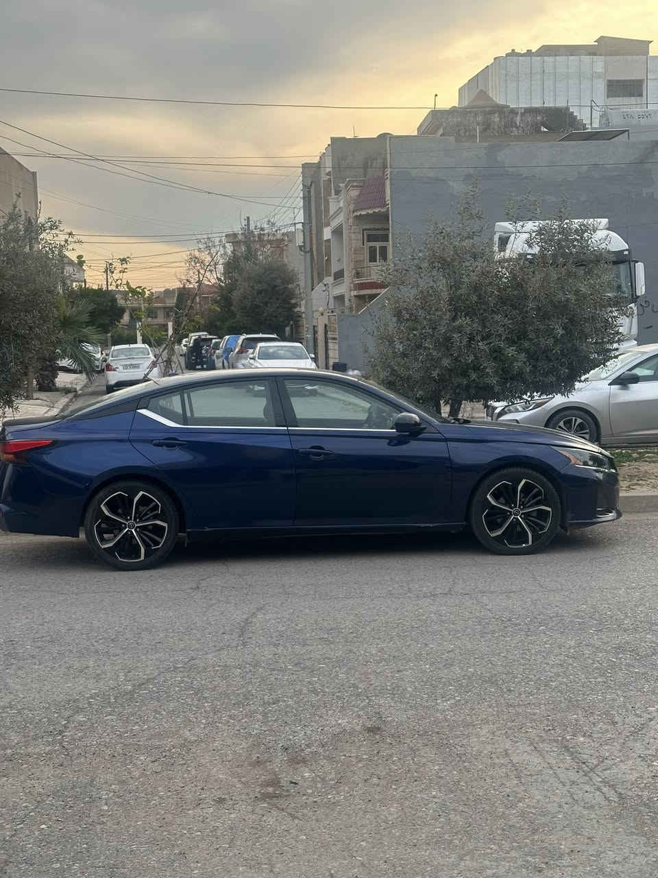 السلام عليكم
للبيع 2023 فول السياره بس فتحت سقف مابيه وارد امريكي بدون ضرر شرط الفحص مباشر ع الترقيم SR السعر 160 وبيه مجال مكان السياره اربيل *********** واتس اب
