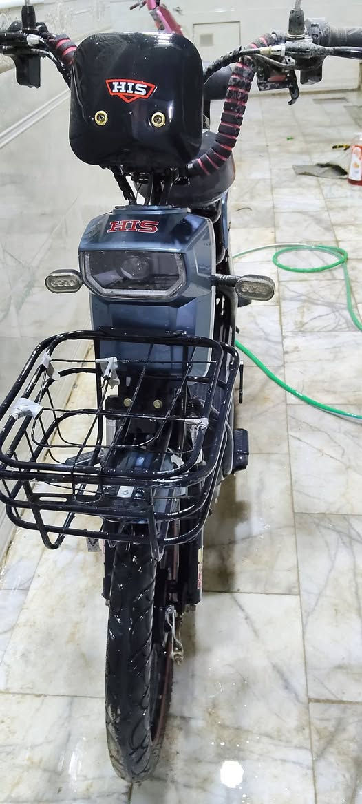 بايسكل شحن للبيع بدون بطاريات الكشن الوره موجود انطيني سعرك ونتفاهم


**إذا كنت صاحب هذا الإعلان وتريد حذفه لأي سبب، رجاءا أرسل رسالة إلى الدعم الفني**