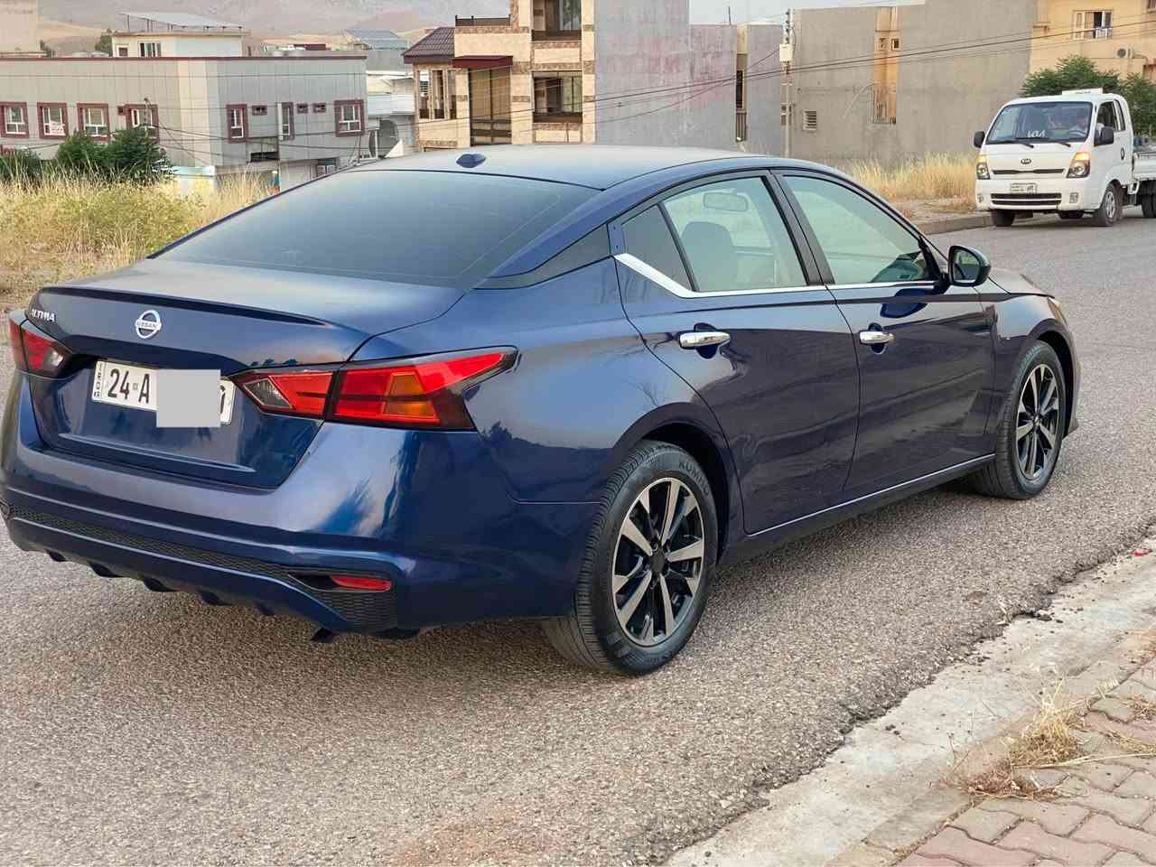 السلام عليكم 
للبيع نيسان التيما موديل 2019
رقم دهوك بسمي 
تريد تحويل وكاله حاضرين
سعر  125 ورقه 
رقم سنويه فحص وهزه كله جديد
محرك وكير وتبريد كله بشرط 
وين ماتريد افحص
محرك اربعه سلندر تنفس طبيعي المرغوب 
مواصفات S معروفه
بصمه 
ابواب بصمه 
صندوق بصمه
تحديد سرعه
تشغيل عن بعد 
شاشه وكاميرا
وبعد بيها مواصفات 
سيارا بيها فقط باب نفر كلير امريكي بجم خلف كبس رقم شاصي موجود مع صور الاستفسار اكثر على خاص او واتساب عندي فيديو مصور سيارا كامله كلشي واضح بيها شراي يجي خاص ادزله سيارا احلى من صور 
سيارا نظيفه مابيها مصرف 
ارباكات كله سليمه على وضع شركة
الاستفسار اكثر اتصل على ارقام كورك بيهن واتساب 
هاتف كورك *********** واتساب
هاتف كورك *********** واتساب
عنوان سياره قضاء عقرة بعيده عن اربيل وموصل ساعه سميل, دهوك
