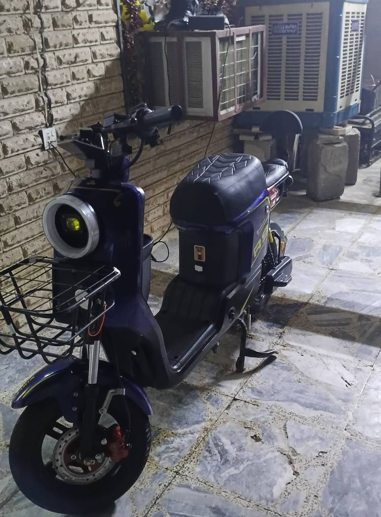 بايسك شحن  نظيف R9للبيع ٤٥٠ وبي مجال مكاني بعقوبه التحرير ***********
