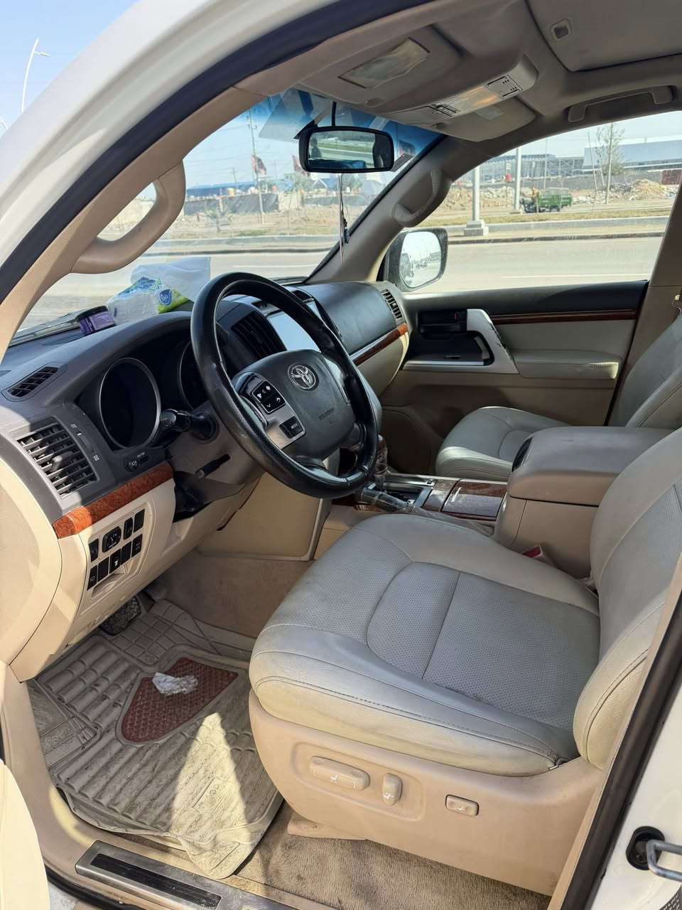 VxRi 2012 بيه خسفه جاملغ خلفي مبينه بلصور باقيه ع وضعها والباقي كفاله السعر 315 وبيه مجال بصيط مكاني البصره بيع مستعجل ***********
