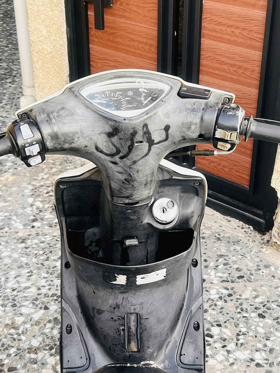 سلام عليكم عندي دراجه ماكس دراجه كلش نظيفه ومبدل كلشي جديد كلاجات جديده وفلافات بوشه وبستم جديده كهربائيات كلشي شغال سلف هندر السعر 600المكان بغداد شهداء لبياع ***********
