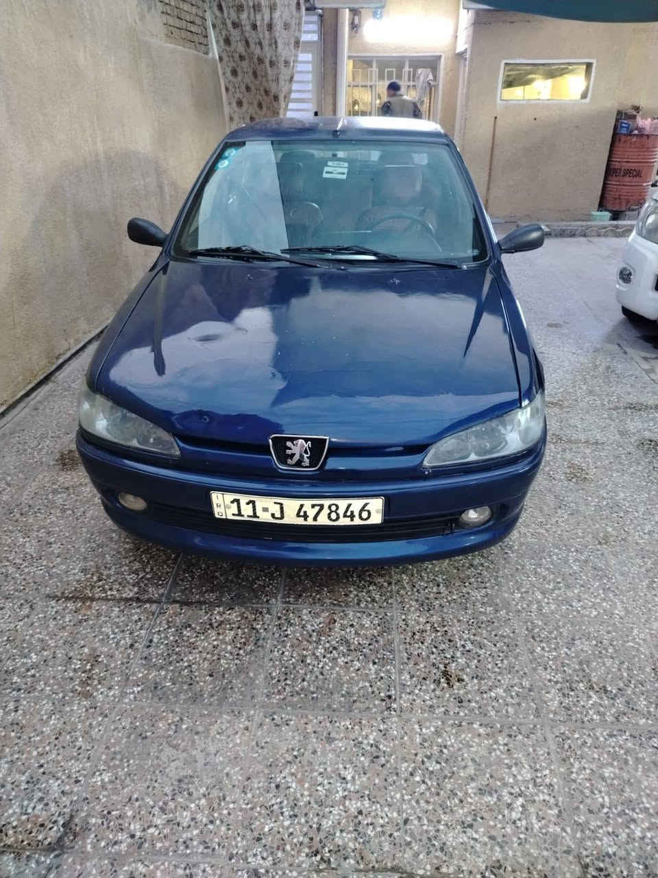 السلام عليكم
السلام عليكم 
لبيع بيجو 306 رقم انكليزي جديد هزه جديده موديل 2001 شرط التحويل 
 مكينه بيهه تبخير تبريد صدر   كهربائيات بلاديه كيجات مسجل لايت كامله مكمله داخل حلو نضيف سياره بلاديه بدون ضربه قويه بدون كلشي بيها صبغ خشم البنيد  بدون دواخل السعر 39$ ورقه بيها مجال حك الجيه مكاني بغداد مدينه الصدر الاتصال ***********
