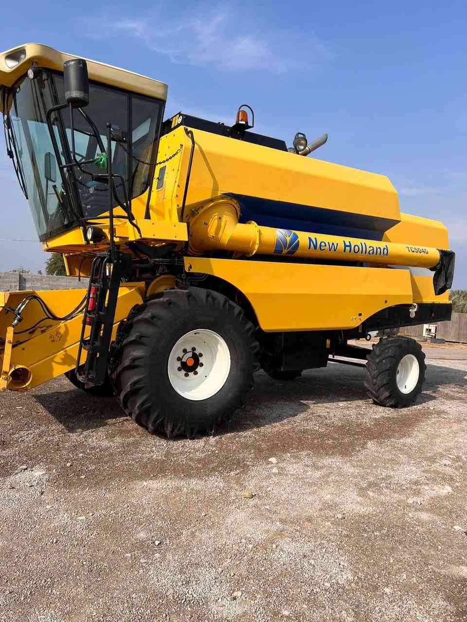 للبيع موديل 2015 وضع شركه مكينه مديومه وجاهزه رقم الهاتف ***********
