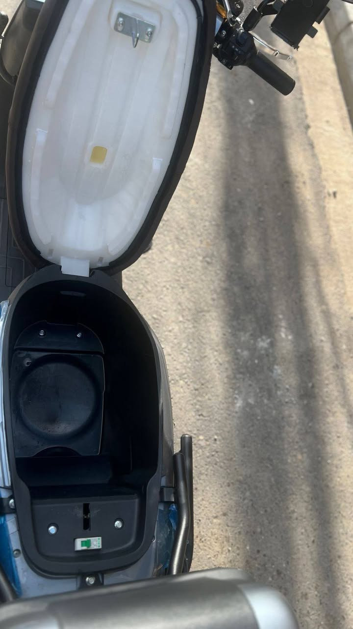 السلام عليكم دراجه شحن للبيع دراجه مديل 2026
بحالت الوكاله 
صارلها سبوع من نزلت من معرض 
دراجه فول موصفات 
6 بطاريات 
1 سويج
2 بصمه 
3 تشغيل اني
دراج فو موصفات 
للستفسار 
***********
العنوان بغداد زعفرانيه
